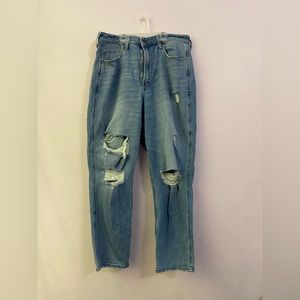 high rise mom jeans, fraying details, rips at the knees